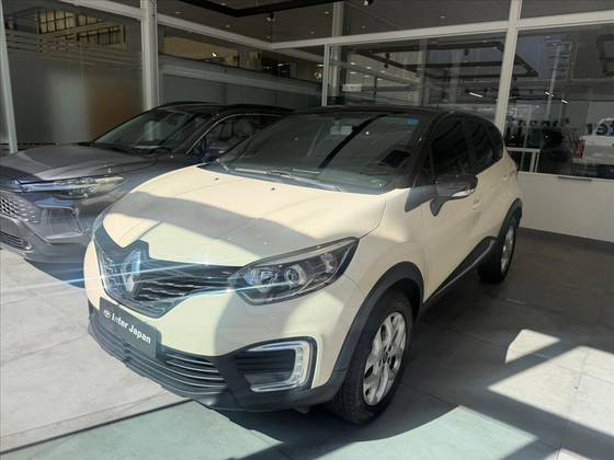 RENAULT CAPTUR 1.6 16V SCE FLEX LIFE X-TRONIC RENAULT CAPTUR 1.6 16V SCE FLEX LIFE X-TRONIC